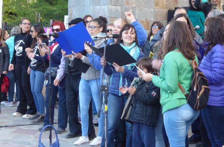El Calafate se sumó al #CantArgentina y cantó junto a todo el país