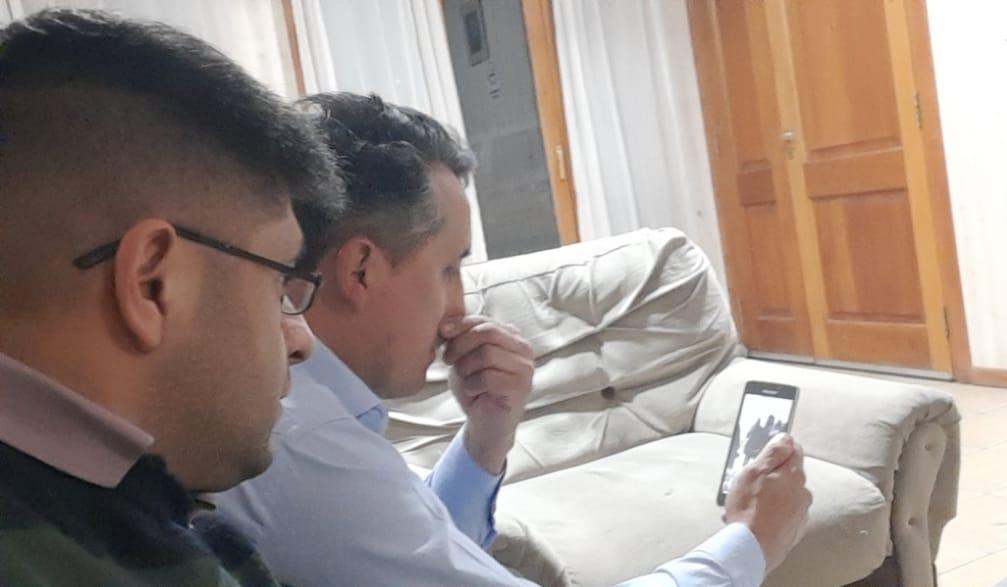 La imagen tiene un atributo ALT vacío; su nombre de archivo es Causa-Fabian-Gutierrez-Monitoreo-del-Director-de-Policía-Cientifica-Crio-Mayor-OYARZUN-y-Crio-Inspector-Reynoso-aislados-en-El-Calafate-de-la-pericia-con-otro-equipo-in-situ..jpg