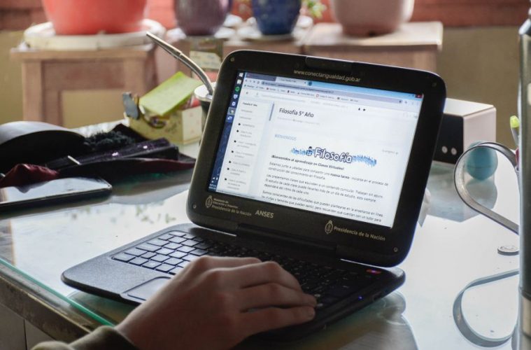 Nación enviará 20 mil tarjetas de internet para estudiantes sin conectividad
