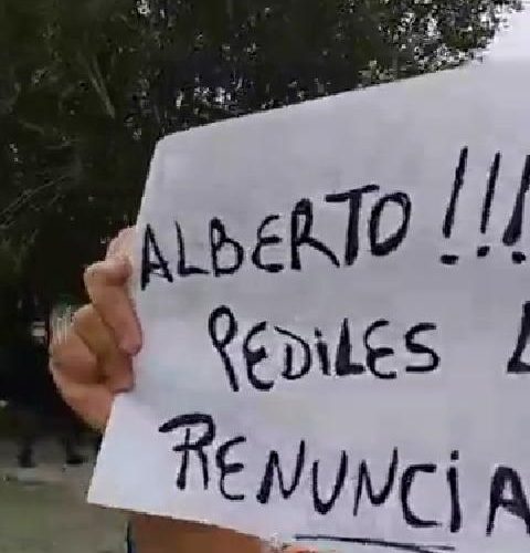Tercera marcha en Piedra Buena: «Alberto pediles las renuncias»