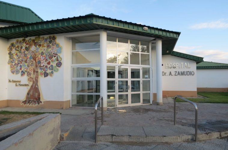 Hospital Zamudio: continúa la retención de servicios luego que el director decidiera vacunar primero al COE y a personas vinculadas al intendente