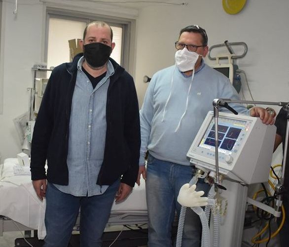 El director del hospital reconoció que la esposa y el chofer del intendente recibieron la Sputnik V, cuando aún resta inocular a personal de Salud