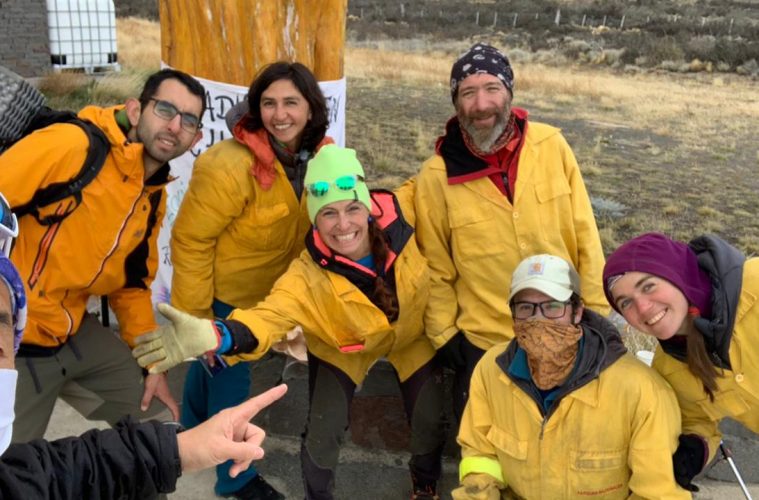 Brigadistas: Qué los impulsa a correr riesgos para ayudar a otros