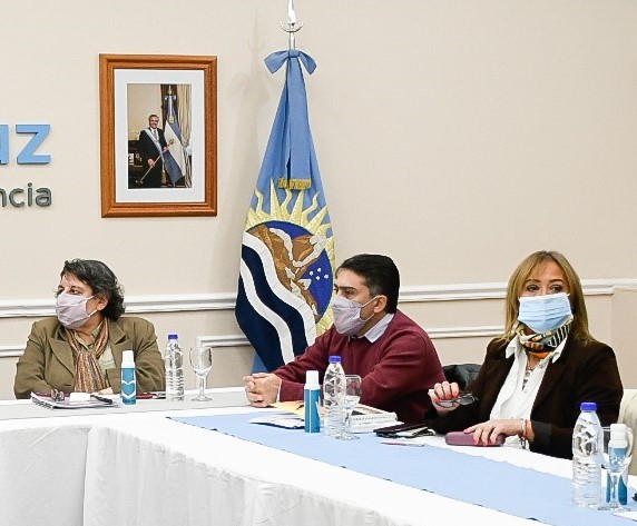 La reunión de diputados con el gobierno se interrumpió por la conducta agresiva de una funcionaria de Educación
